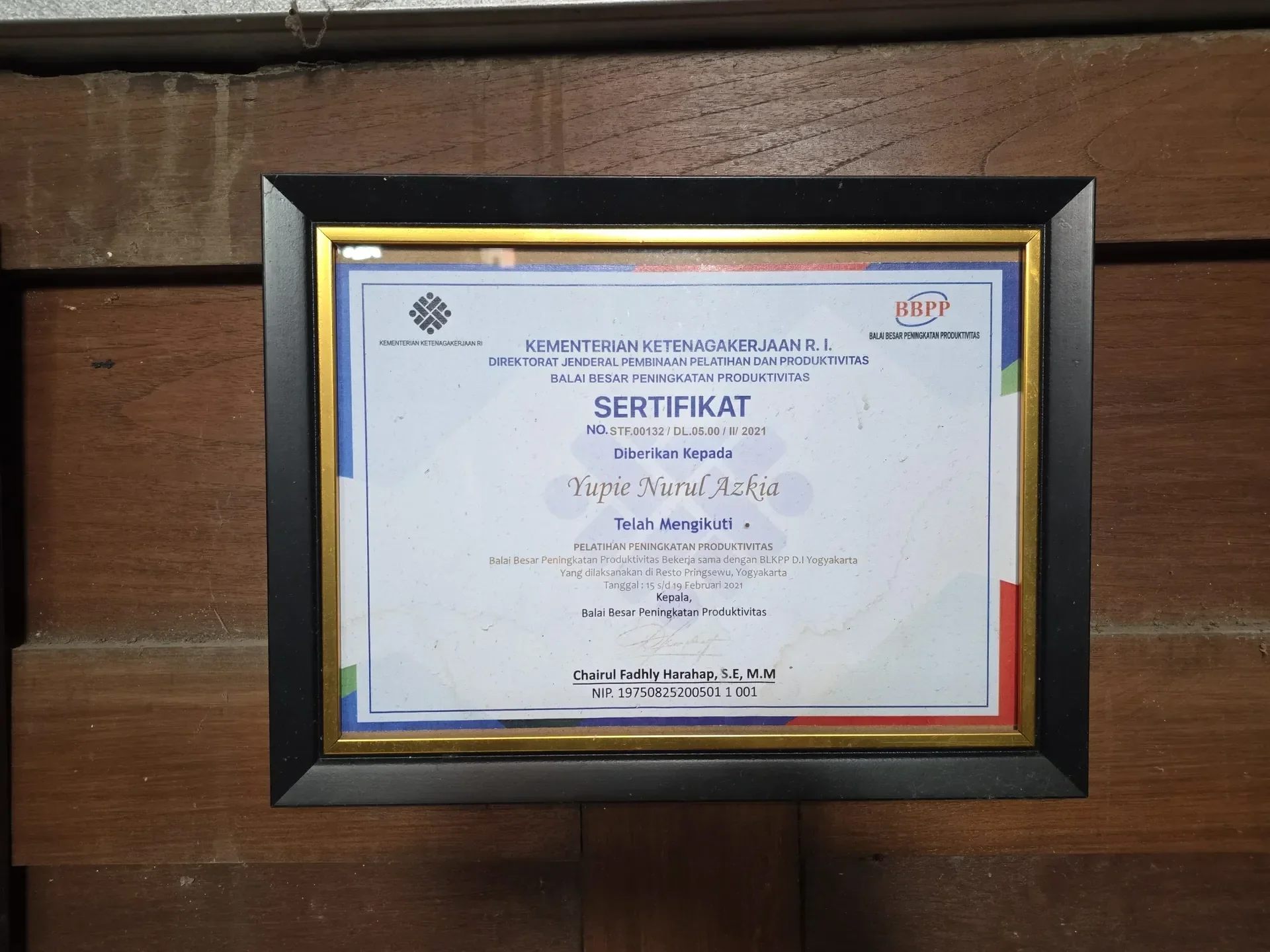 Sertifikat pelatihan produktivitas dari Kementerian Ketenagakerjaan untuk pendidik YUKA